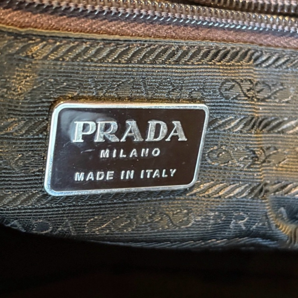 Prada nylon bag with lock and 2 keys - Picture 8 of 10